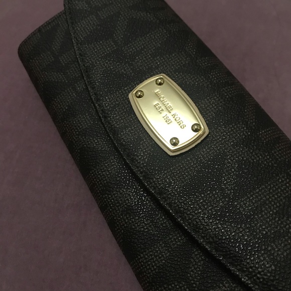 Michael Kors Signature Logo Jet Set Slim Wallet - Picture 3 of 6